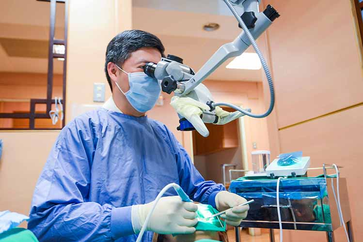 顯微鏡治療提高牙髓及牙周病治療成功率